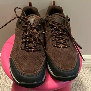 Mens Wide Fit New Balance MW669LC2 Brown Hiking Sneakers size 9.5